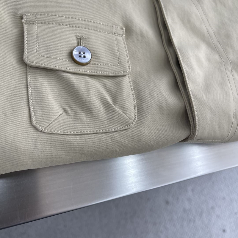 l0vis Vvtt0n outwear